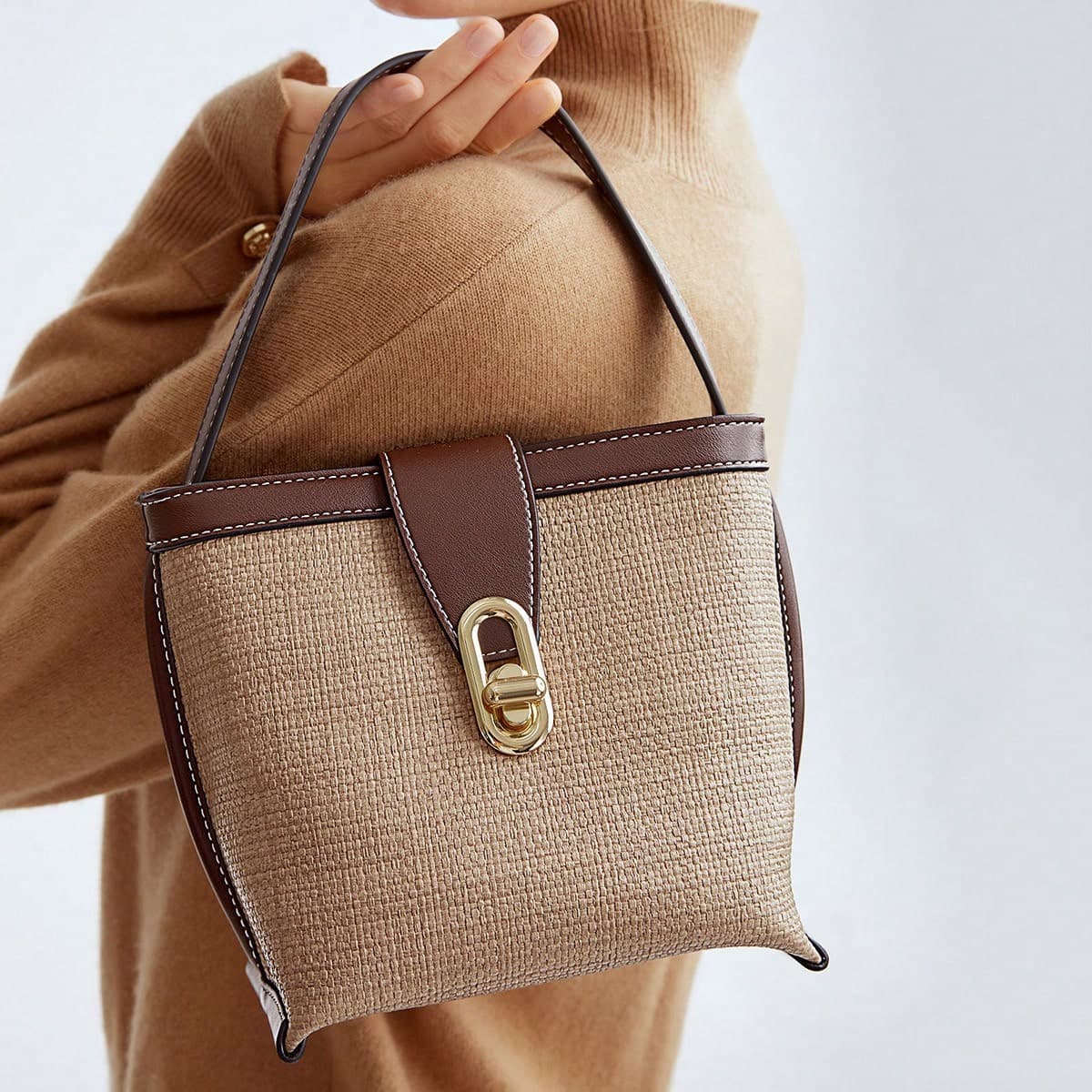 Sac Ã poignÃ©e supÃ©rieure contrastÃ©e avec loquet tournevis pour femmes pour les dÃ©placements